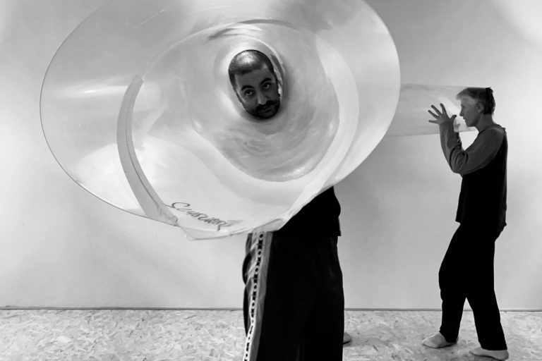 Roman Horák a Philipp Schenker: Mírotvůrci (fotografie ze zkoušek, zdroj kolektiv Das Thema)