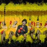 Leoš Janáček: Příhody lišky Bystroušky, Barcelona, Gran Teatre del Liceu – Roger Padullés a sbor divadla (foto David Ruano)