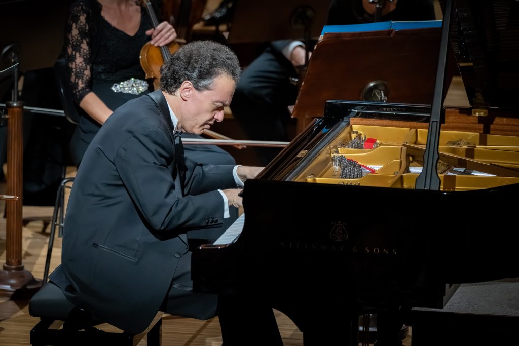 Česká filharmonie • Jevgenij Kissin, 6. listopadu 2025, Rudolfinum, Dvořákova síň (foto Ivan Malý)