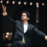 Izraelská filharmonie & Yefim Bronfman 12. listopadu 2025, Obecní dům, Smetanova síň, Praha – Lahav Shani (foto Petr Chodura)