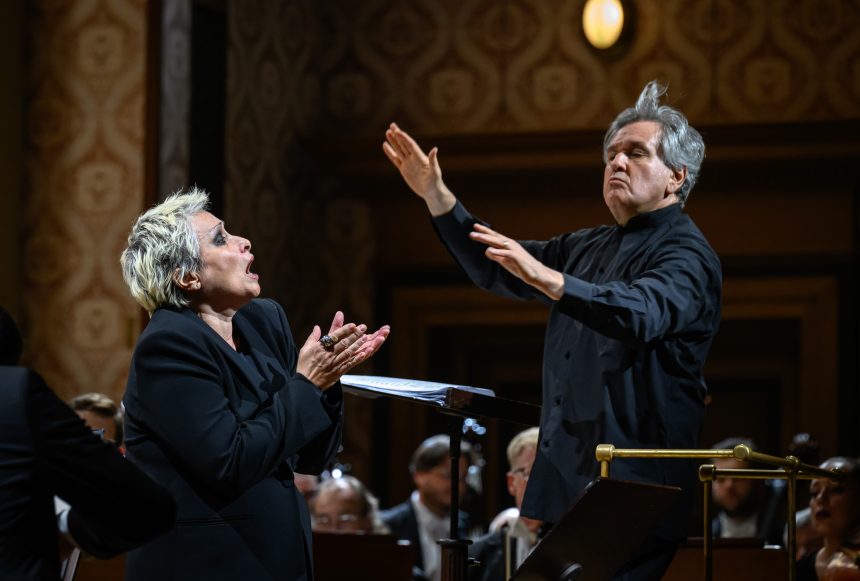 Ángeles Blancas Gulín, Antonio Pappano, 26. listopadu 2025, Rudolfinum, Praha (zdroj Česká filharmonie, foto Petra Hajská)