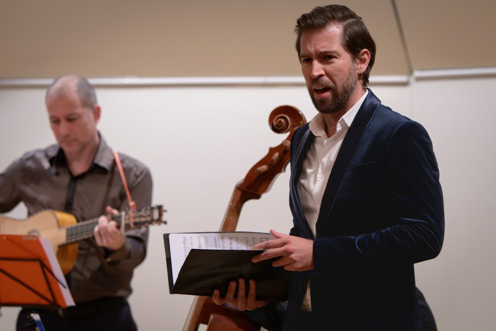 Slovenská filharmónia: Solamente Naturali, 18. listopadu 2025, Malý sál Slovenské filharmonie – Matúš Šimko a Solamente Naturali (foto Alexander Trizuljak)