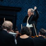 Česká filharmonie: Koncert pro svobodu a demokracii, 16. listopadu 2025, Rudolfinum, Dvořákova síň – Sakari Oramo a Česká filharmonie (zdroj Česká filharmonie)