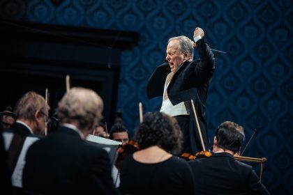 Česká filharmonie: Koncert pro svobodu a demokracii, 16. listopadu 2025, Rudolfinum, Dvořákova síň – Sakari Oramo a Česká filharmonie (zdroj Česká filharmonie)