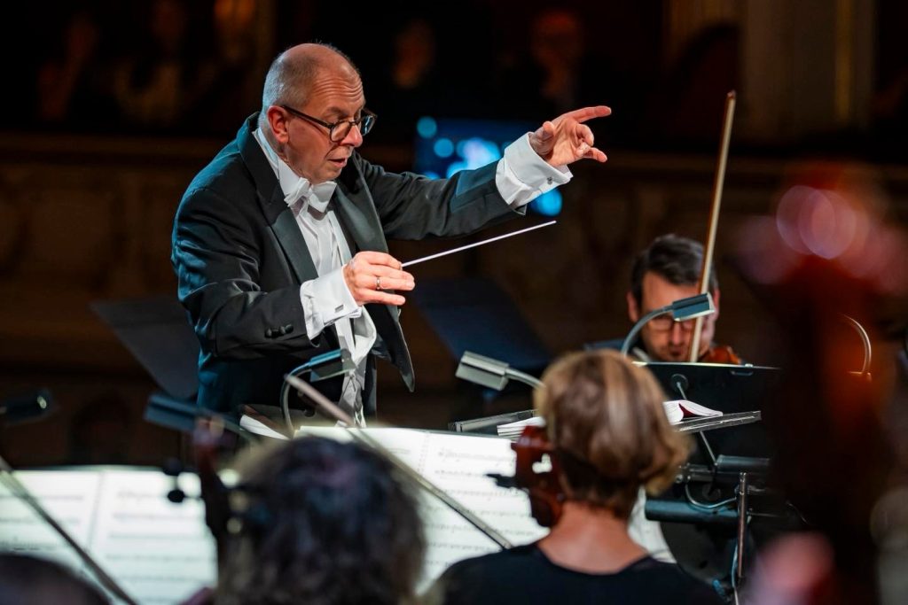 Vincenzo Bellini: Norma, 18. listopadu 2025, Státní opera – Hermann Bäumer a Orchestr Státní opery (foto Václav Hodina)