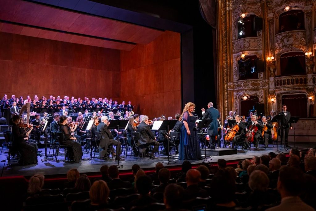 Vincenzo Bellini: Norma, 18. listopadu 2025, Státní opera – Marigona Qerkezi, Hermann Bäumer, Orchestr Státní opery a Sbor Státní opery (foto Václav Hodina)
