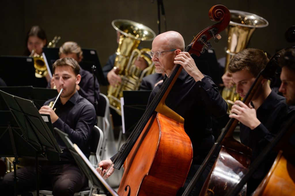 Zásadní Ostrava – New York: Prague Philharmonia, 21. listopadu 2025, DOX+, Praha (zdroj Ostravské centrum nové hudby, foto Karel Šuster)
