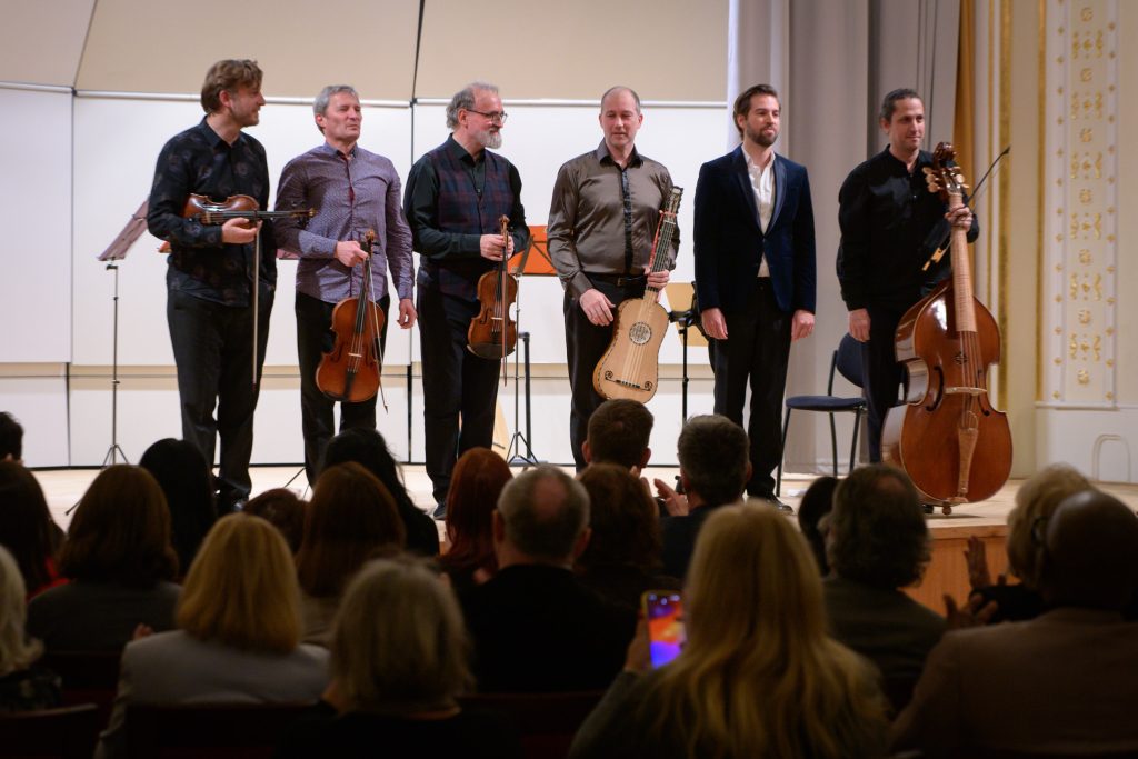 Slovenská filharmónia: Solamente Naturali, 18. listopadu 2025, Malý sál Slovenské filharmonie – Matúš Šimko a Solamente Naturali (foto Alexander Trizuljak)