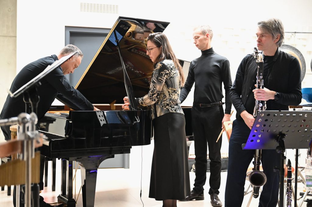 Hudební soušasnost: Kwartludium IN TOUCH, 6. listopadu 2025, Komorní sál Fakulty umění Ostravské univerzity – Kwartludium (foto Jan Niederle)