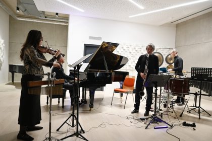 Hudební soušasnost: Kwartludium IN TOUCH, 6. listopadu 2025, Komorní sál Fakulty umění Ostravské univerzity – Kwartludium (foto Jan Niederle)