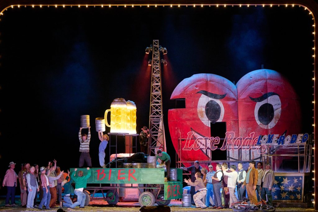 Bedřich Smetana: Die verkaufte Braut (Prodaná nevěsta), 28. září 2025, Wiener Staatsoper (foto Michael Poehn)