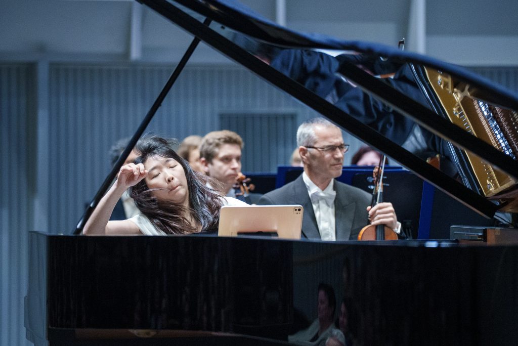 Claire Huangci, 13. listopadu 2025, kino Vesmír, Ostrava (zdroj Janáčkova filharmonie Ostrava)