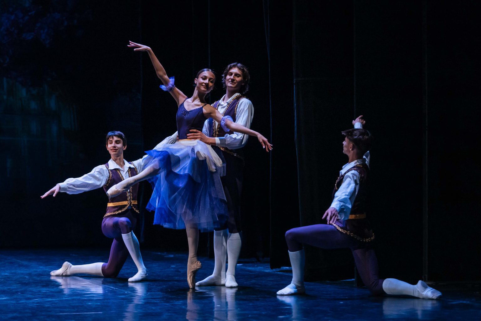 Petr Iljič Čajkovskij: Louskáček, Taneční konzervatoř hl. m. Prahy, Divadlo Hybernia (zdroj Divadlo Hybernia)