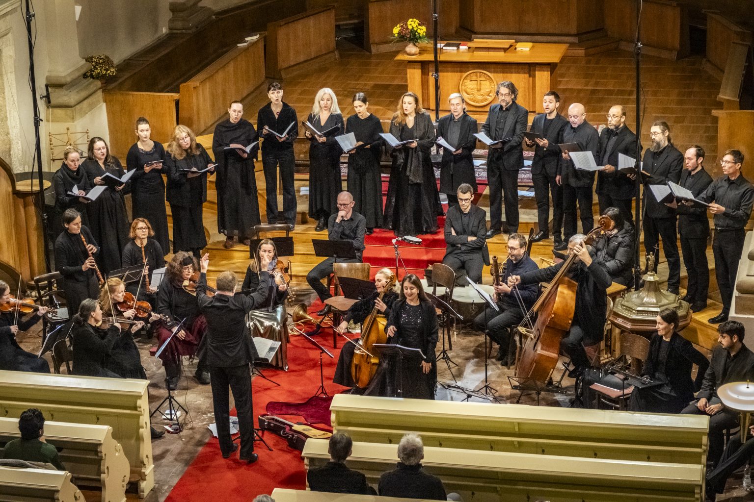 Musica Florea Bohemia: Duchovní hudba Španělska, 24. listopadu 2025, kostel U Salvátora, Praha – Marek Štryncl, Irene Mas Salom, Barbora Kabátková, Daniel Folqué, Musica Florea a Collegium Floreum (foto Pavel Ovsík)