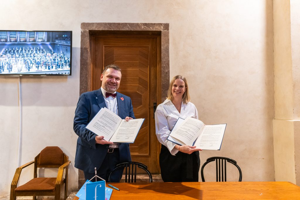 Memorandum o spolupráci mezi Ministerstvem kultury České republiky a festivalem Pražské jaro, 4. listopadu 2025 – Martin Baxa a Tereza Dubsky (foto Jan Kantor)