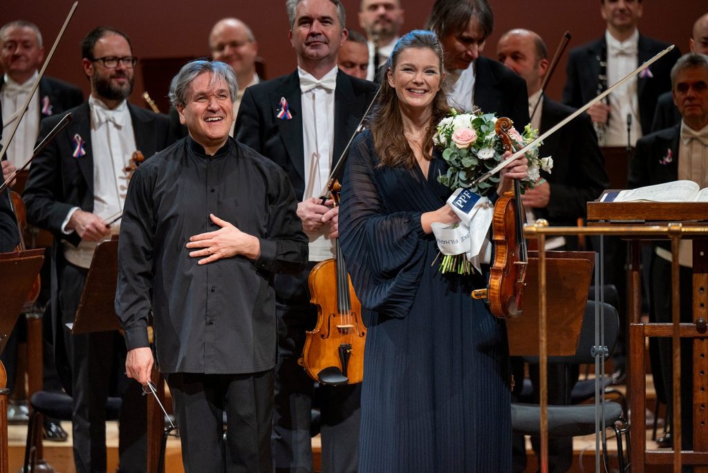 Antonio Pappano a Janine Jansen (zdroj Česká filharmonie)