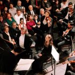 Fantastická symfonie & Wiesner & Iwasaki, 20. listopadu 2025, Měšťanská beseda, Plzeň – Daniel Wiesner a Plzeňská filharmonie (foto Ondřej Pastor)