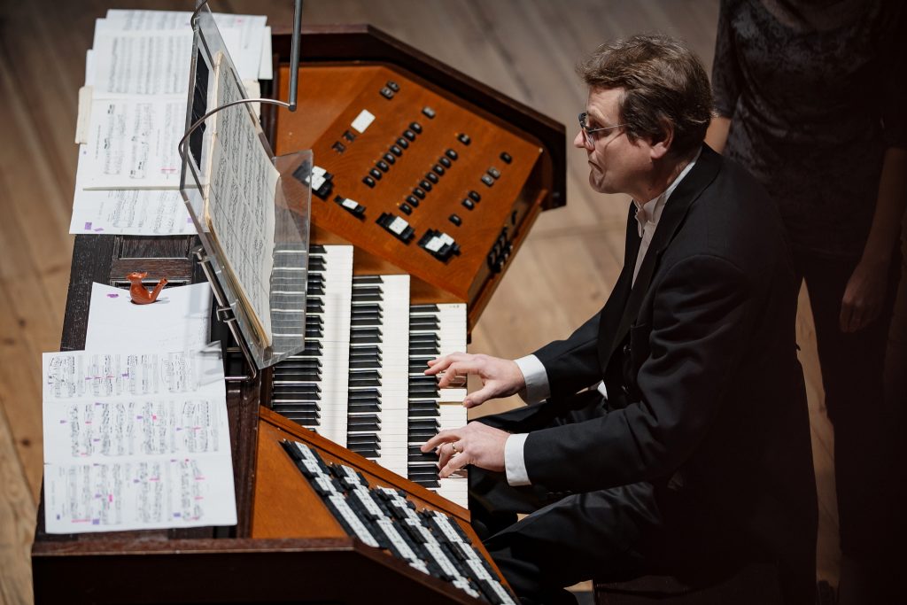 Vánoční příběh: Pavel Černý, 6. prosince 2025, Smetanova síň, Obecní dům, Praha (zdroj Symfonický orchestr hl. m. Prahy FOK, foto Hana Görlichová)