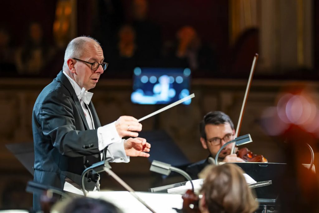 Vincenzo Bellini: Norma, 23. listopadu 2025, Státní opera – Hermann Bäumer a Orchestr Státní opery (foto Václav Hodina)