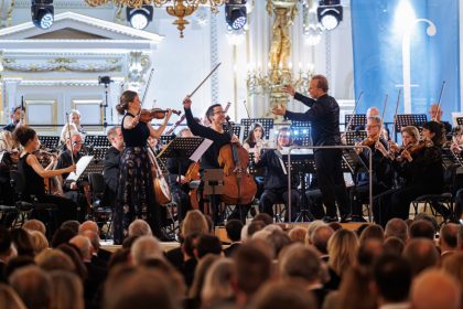 Adventní koncert Pražského jara, 4. prosince 2025, Španělský sál, Pražský hrad – Veronika Eberle, Jean-Guihen Queyras, Yannick Nézet-Séguin a Chamber Orchestra of Europe (foto Michal Fanta)