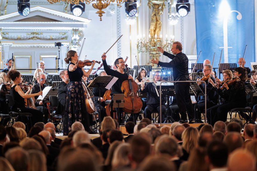 Adventní koncert Pražského jara, 4. prosince 2025, Španělský sál, Pražský hrad – Veronika Eberle, Jean-Guihen Queyras, Yannick Nézet-Séguin a Chamber Orchestra of Europe (foto Michal Fanta)