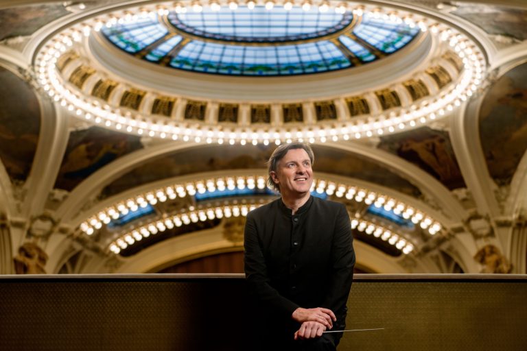 Tomáš Netopil (foto Marco Borggreve)