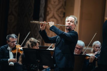 Prague Philharmonia: Mozart. Poulenc. Haydn, 30. listopadu 2025, Dvořákova síň, Rudolfinum – Emmanuel Pahud (foto Petr Chodura)