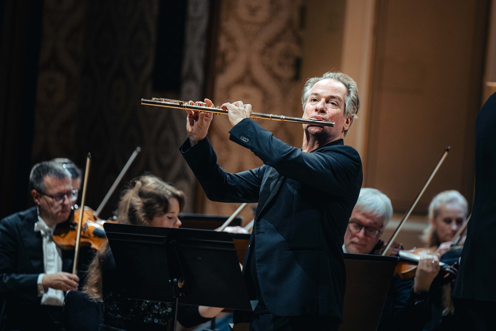 Prague Philharmonia: Mozart. Poulenc. Haydn, 30. listopadu 2025, Dvořákova síň, Rudolfinum – Emmanuel Pahud (foto Petr Chodura)