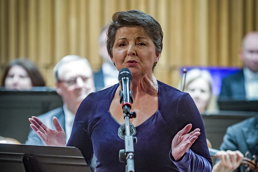 Závěrečný večer Melodramfestu 2025: Marta Hrachovinová, Severočeská filharmonie Teplice, 14. prosince, sál Pražské konzervatoře (foto Martin Myslivec)