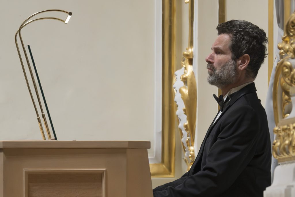 Slovenská filharmonie: Čekovská / Gubaidulina / Saint-Saëns, 15. ledna 2026, koncertní síň Slovenské filharmonie – László Fassang (foto Alexander Trizuljak)