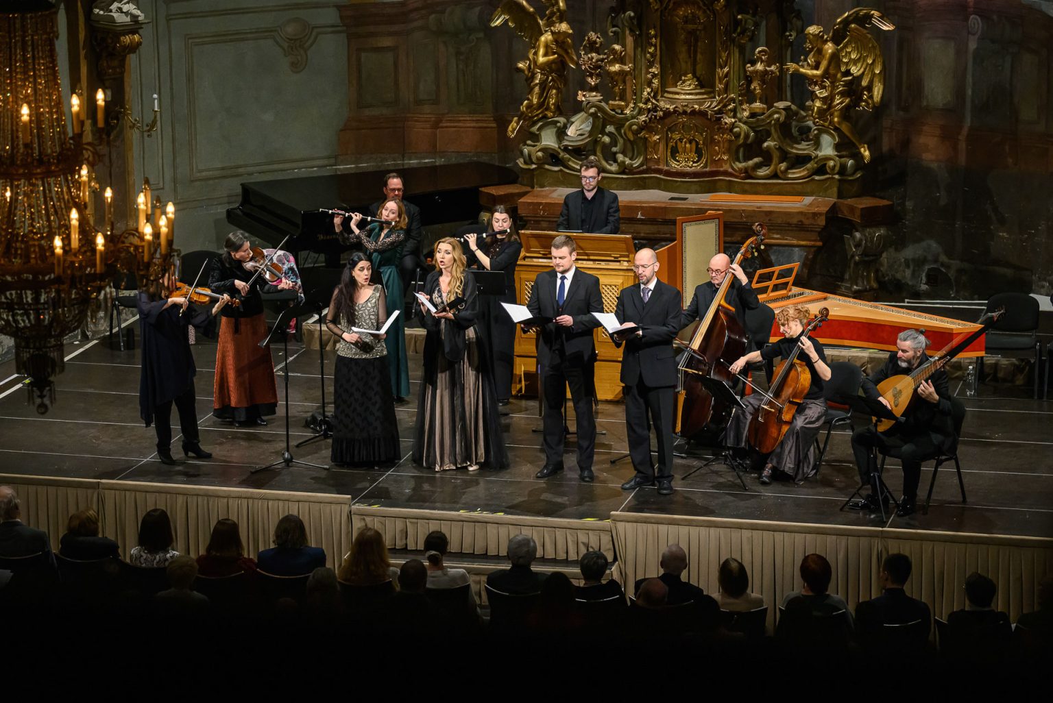 Barokní podvečery: Psallite Deo nostro, 30. prosince 2025, kostel sv. Šimona a Judy – Hana Blažíková, Lucie Netušilová Karafiátová, Ondřej Holub, Jaromír Nosek a Collegium Marianum (foto Petra Hajská)