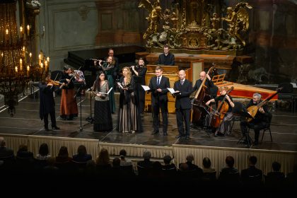 Barokní podvečery: Psallite Deo nostro, 30. prosince 2025, kostel sv. Šimona a Judy – Hana Blažíková, Lucie Netušilová Karafiátová, Ondřej Holub, Jaromír Nosek a Collegium Marianum (foto Petra Hajská)