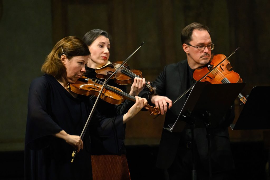 Barokní podvečery: Psallite Deo nostro, 30. prosince 2025, kostel sv. Šimona a Judy – Lenka Torgersen, Magdalena Malá a Andreas Torgersen (foto Petra Hajská)