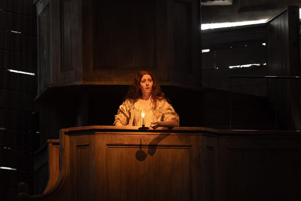 Vincenzo Bellini: I Puritani, Metropolitní opera New York (zdroj Aerofilms)