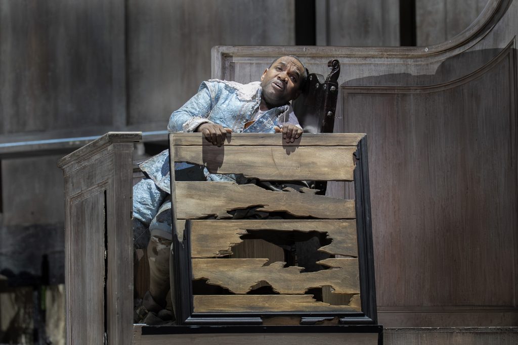 Vincenzo Bellini: I Puritani, Metropolitní opera New York (zdroj Aerofilms)