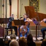 Český spolek pro komorní hudbu • Mahan Esfahani, 13. ledna 2026, Rudolfinum, Sukova síň, Praha – Mahan Esfahani, Aneta Šudáková, Oto Reiprich, Barbora Trnčíková (zdroj Česká filharmonie)