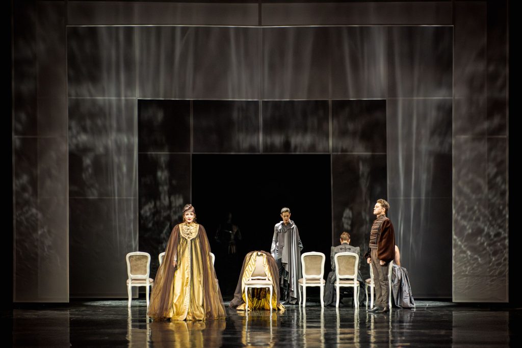 Josef Mysliveček: Tamerlán – Marie Šimůnková, Barbora de Nunes-Cambraia, Josef Kovačič, Šimon Vanžura, Divadlo J. K. Tyla Plzeň, 2026 (zdroj Divadlo J. K. Tyla Plzeň, foto Martina Root)