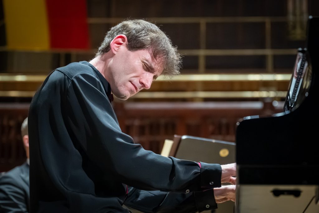 Boris Giltburg, 5. února 2026, Rudolfinum, Praha (zdroj Symfonický orchestr hl. m. Prahy FOK, foto Ivan Malý)