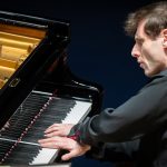 Boris Giltburg, 5. února 2026, Rudolfinum, Praha (zdroj Symfonický orchestr hl. m. Prahy FOK, foto Ivan Malý)