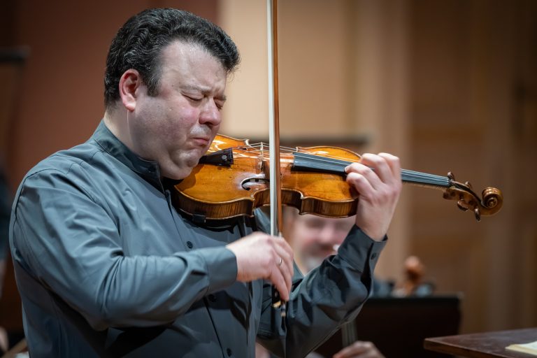 Prague Philharmonia: Beethoven. Schumann, 8. února 2026, Dvořákova síň, Rudolfinum – Vadim Gluzman (foto Ivan Malý)