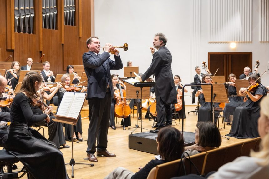 Walter Hofbauer, Łukasz Borowicz, 23. února 2026, Sukova síň Domu hudby Pardubice (zdroj Komorní filharmonie Pardubice, foto František Renza)