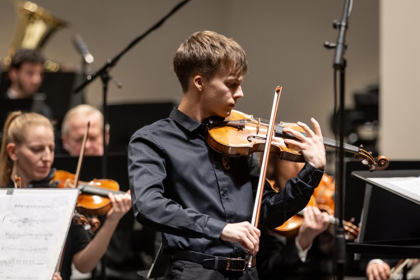 Elán mladých: Matteo Hager, 26. února 2026, kino Vesmír, Ostrava (zdroj Janáčkova filharmonie Ostrava, foto Maxim Bajza)