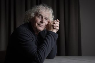 Sir Simon Rattle (zdroj Askonas Holt)