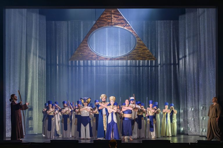 Gioacchino Rossini: MOJŽÍŠ A FARAON aneb Přechod Rudého moře, Národní divadlo moravskoslezské (foto Martin Popelář)