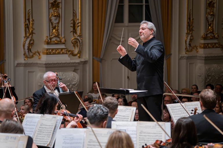 Daniel Raiskin, 26. února 2026, Koncertní síň Slovenské filharmonie, Bratislava (zdroj Slovenská filharmonie, foto A. Trizuljak)