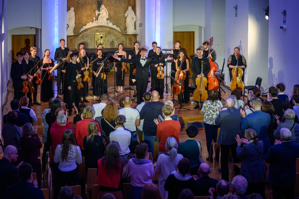 Debut: Crocodile Orchestra – Tomáš Kalousek, Crocodile Orchestra, 27. března 2026, Sál Milosrdných bratří, Brno (foto Vít Horník)