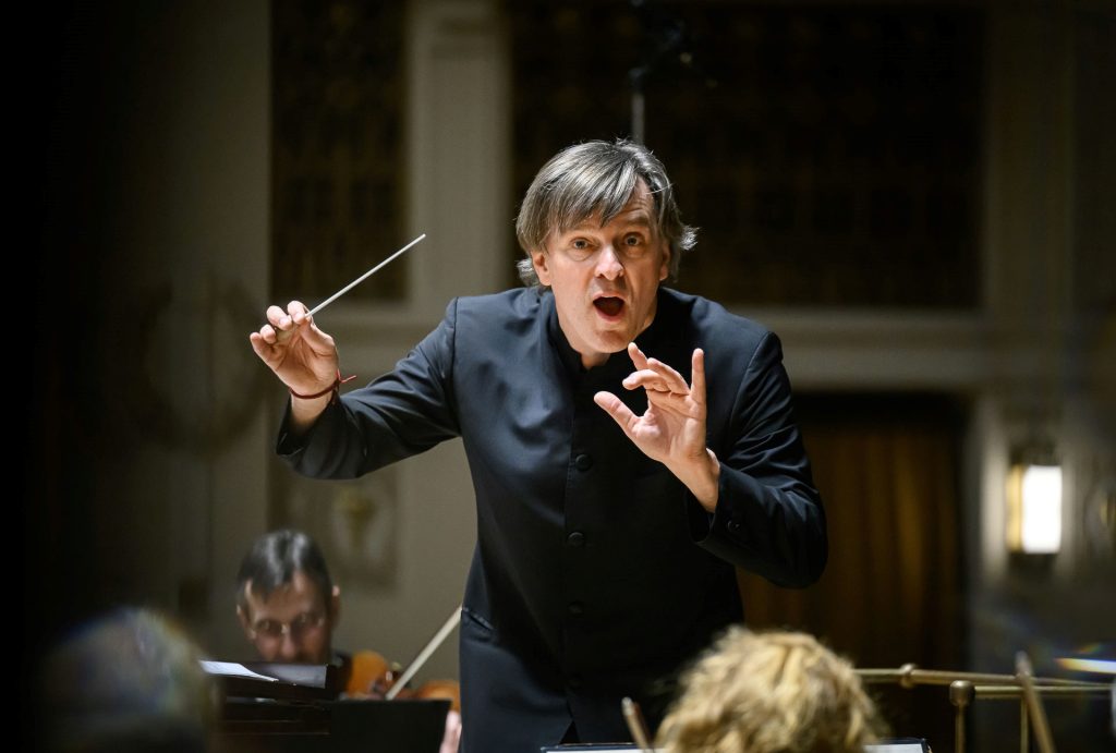 Tomáš Netopil, 4. března 2026, Obecní dům, Smetanova síň, Praha (zdroj Symfonický orchestr hl. m. Prahy FOK, foto Petra Hajská)