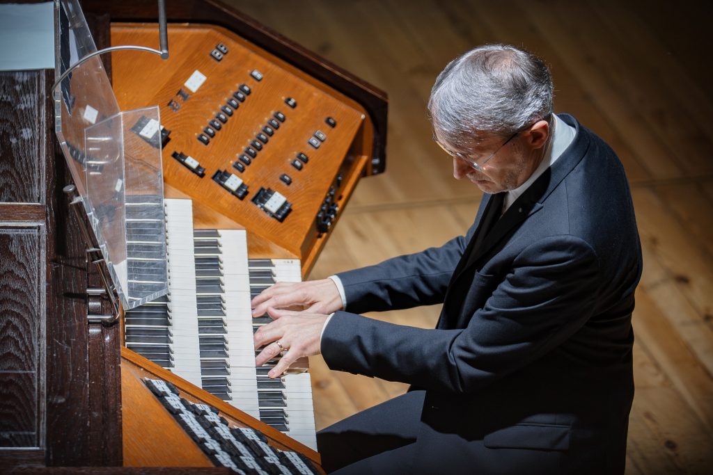 Olivier Latry – Varhanní recitál, 28. Března 2026, Obecní dům, Smetanova síň, Praha (zdroj Symfonický orchestr hl. m. Prahy FOK, foto Hana Görlichová)