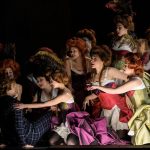 Richard Wagner: Parsifal – Matthew Newlin (Parsifal), Sbor Státní opery a Sbor Národního divadla, Státní opera, Praha (zdroj Národní divadlo, foto Serghei Gherciu)