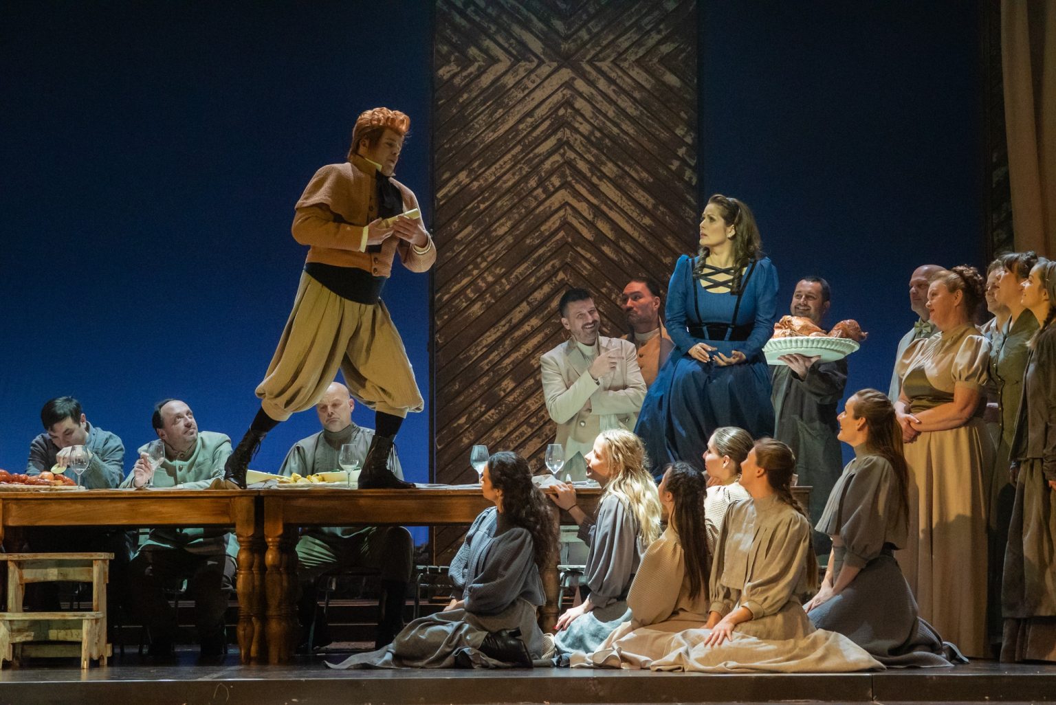 Petr Iljič Čajkovskij: Evžen Oněgin – Róbert Remeselník, Jolana Fogašová, sbor Opery SND, Slovenské národní divadlo, 2026 (zdroj Slovenské národní divadlo, foto Anton Sládek)